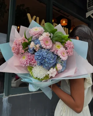 Instagram post 2 from @loysbloomboutique